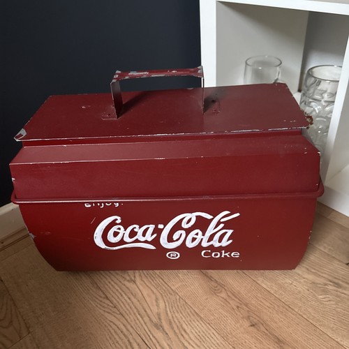 Vintage style coca cola cool - style,